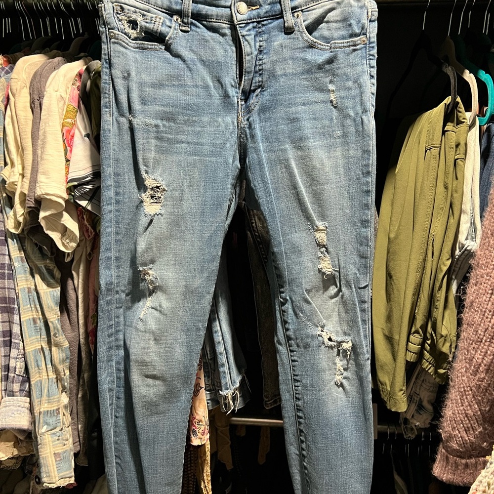 Lucky Brand Light Blue Distressed Skinny Jeans Size 6